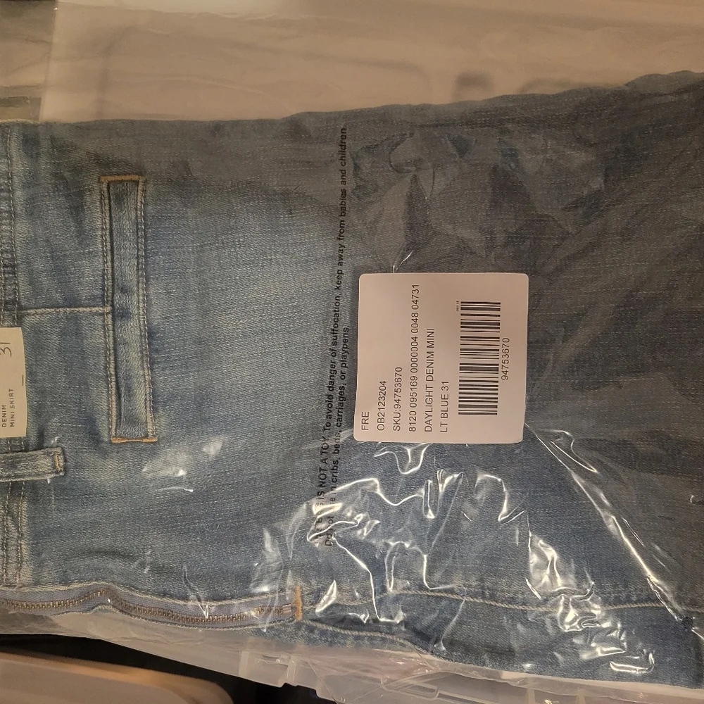 FREE PEOPLE denim skirt Brand new!!